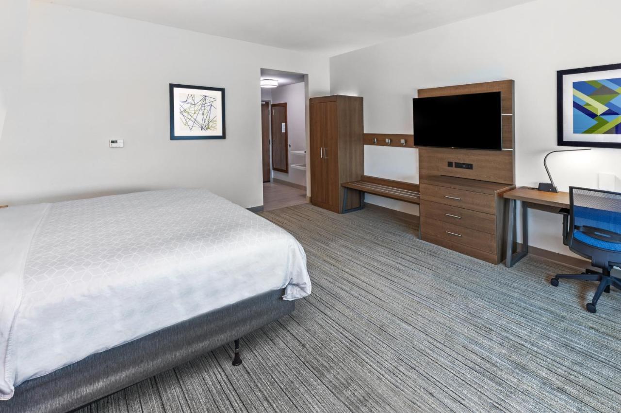 Holiday Inn Express & Suites - Stafford Nw - Sugar Land By Ihg Exterior foto
